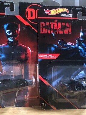 Hot Wheels Batman & Selina Kyle Character Cars Set